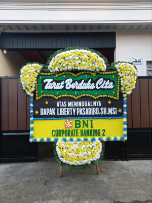 Papan Bunga Duka di Cikampek